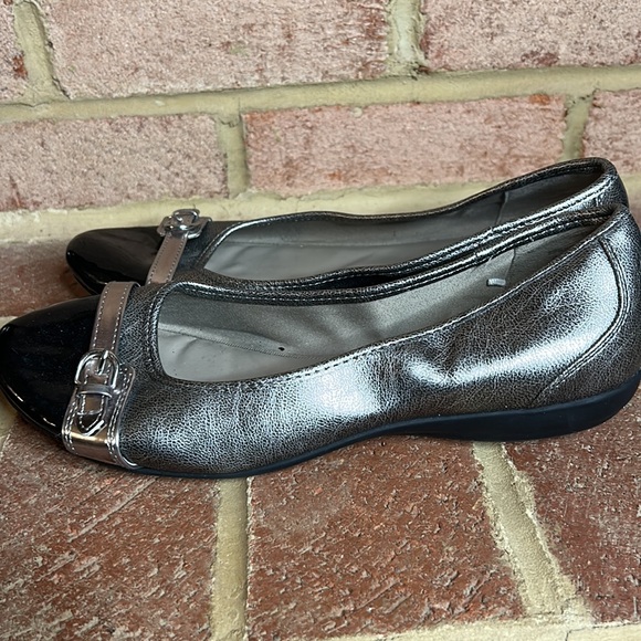 Faded Glory Memory Foam Flats - Picture 2 of 4